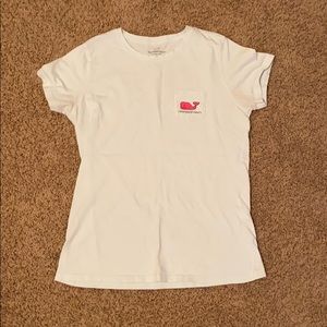 light blue vineyard vines tee shirt